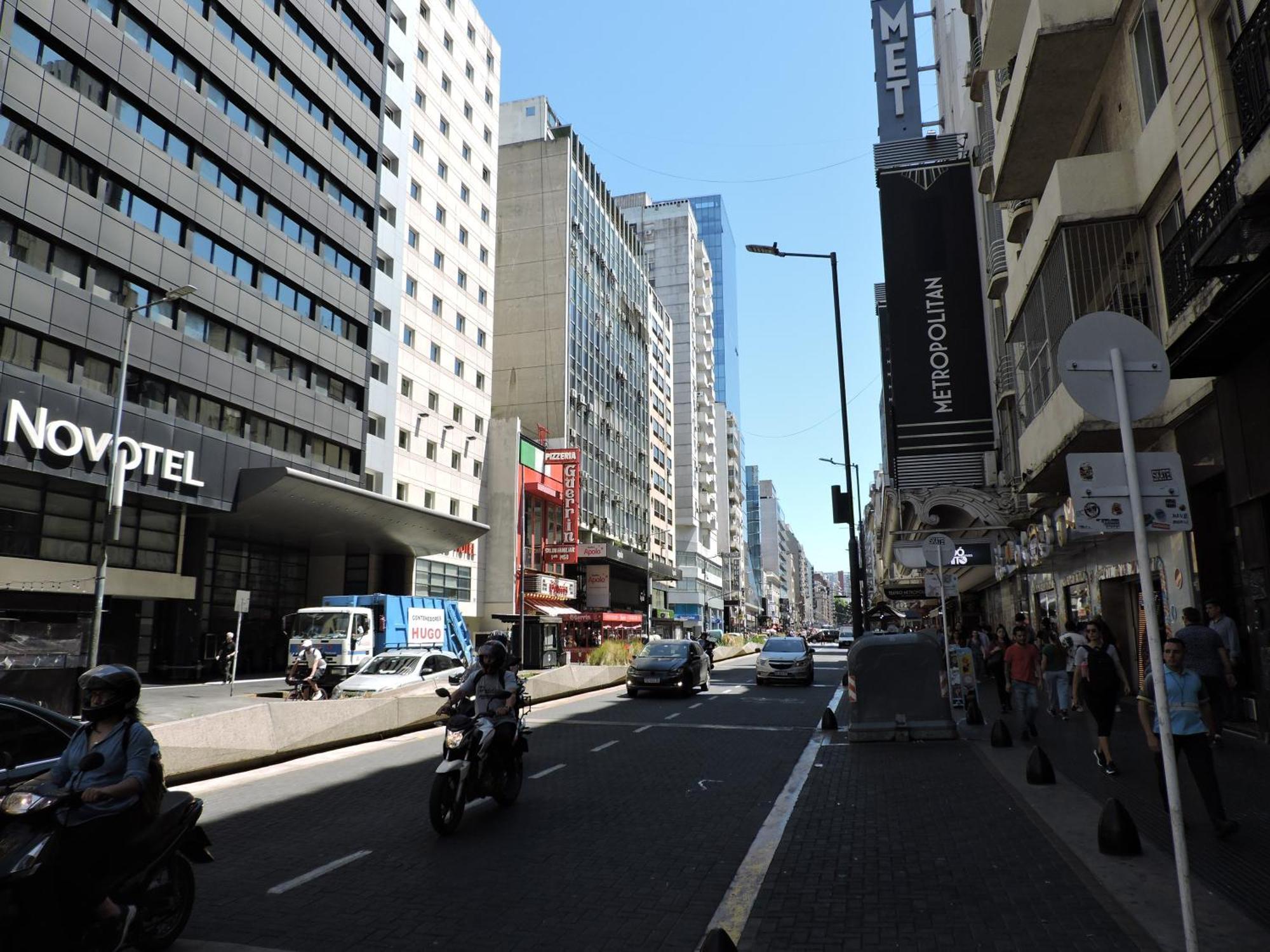 Apartamento 4 Ventanales sobre la Avenida Corrientes Ciudad Autónoma de Ciudad Autónoma de Buenos Aires Exterior foto