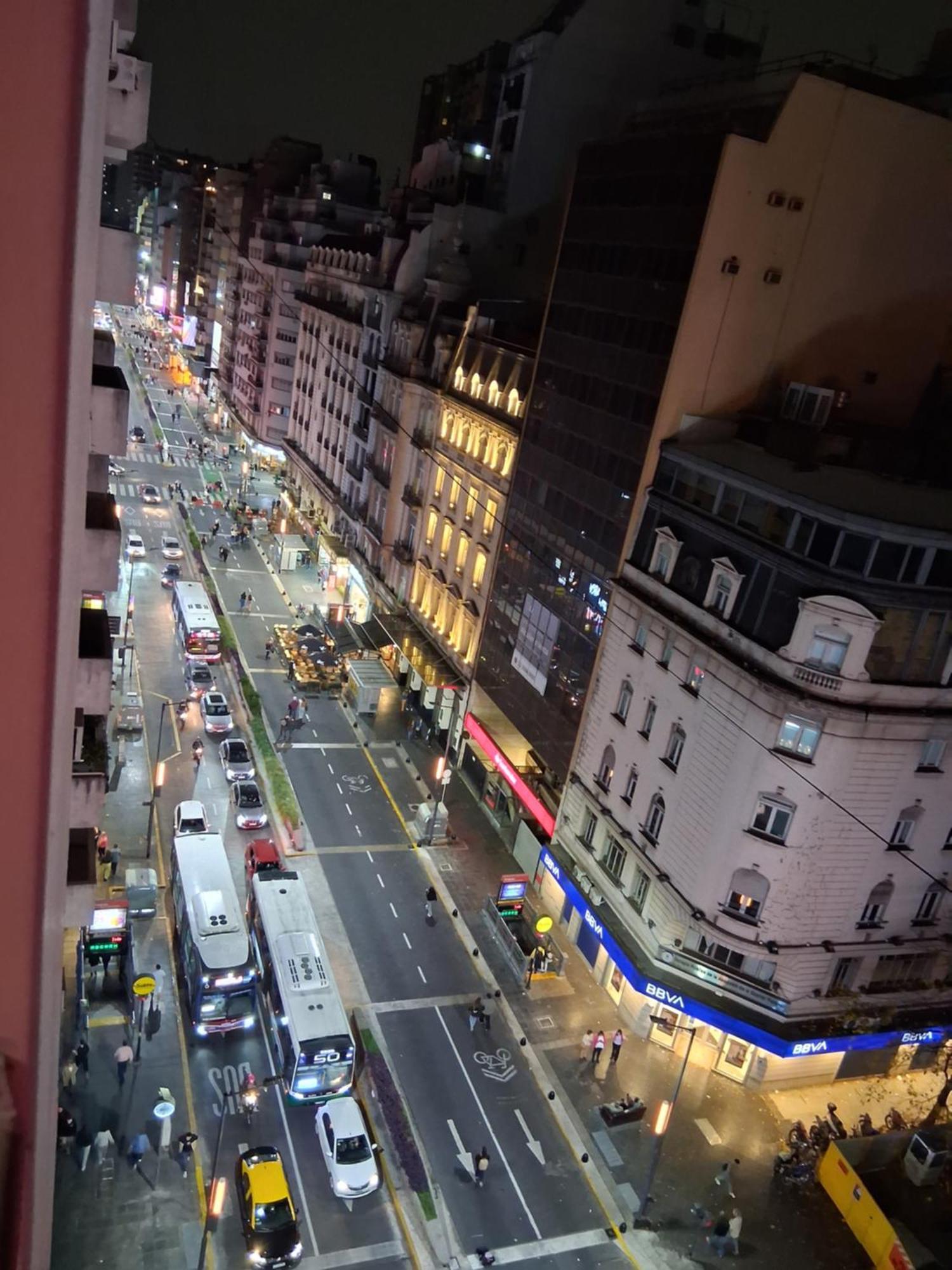 Apartamento 4 Ventanales sobre la Avenida Corrientes Ciudad Autónoma de Ciudad Autónoma de Buenos Aires Exterior foto